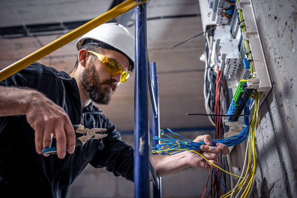Best Local Electrician Companies  in Queen City, TX